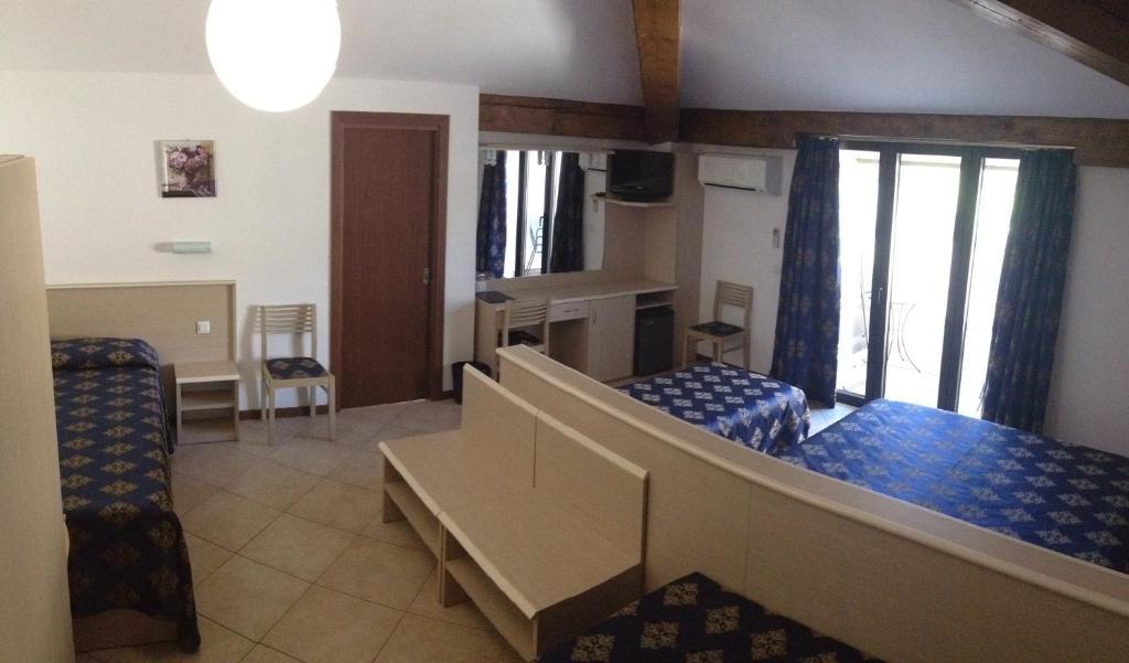 Hotel Merloni Грандола-ед-Унити Номер фото